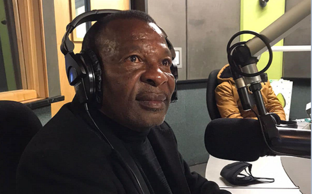 USinky Mnisi ubhoboka ngesiqalekiso asishiya kwiRoyal AM