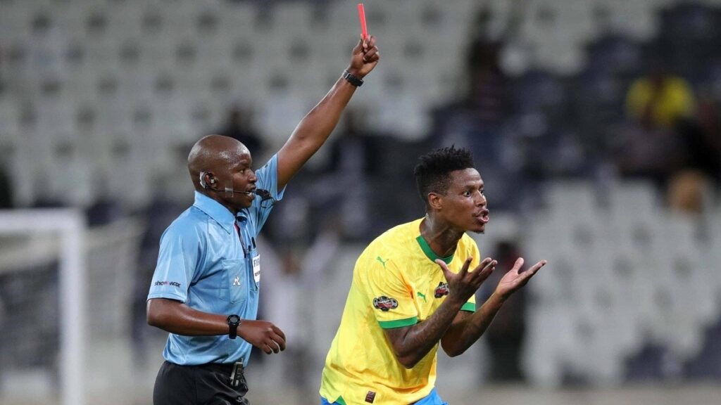 Ibhola  alibadingi abantu abenza njengoZungu noMokwena