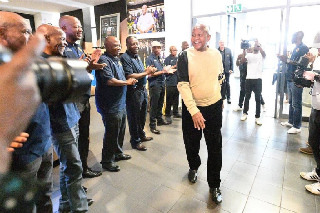Uyabethemba ubuholi bezingane zakhe ekukhuliseni iChiefs