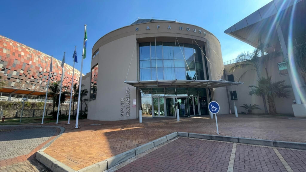 I-PSL ‘isacabanga’ ngesicelo seSafa ngemidlalo yeligi