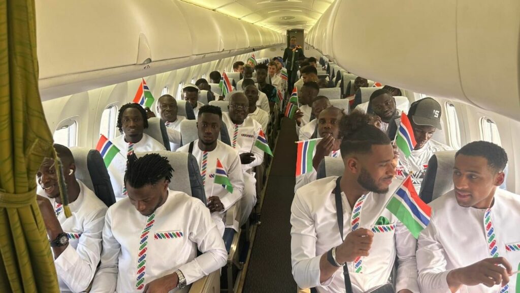 Babonga uMdali ngokusinda engizini yendiza abe-The Gambia