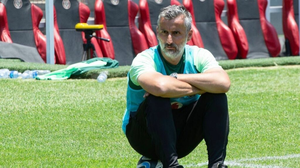 Ngabe asephelile amaqhinga kumqeqeshi we-Pirates?
