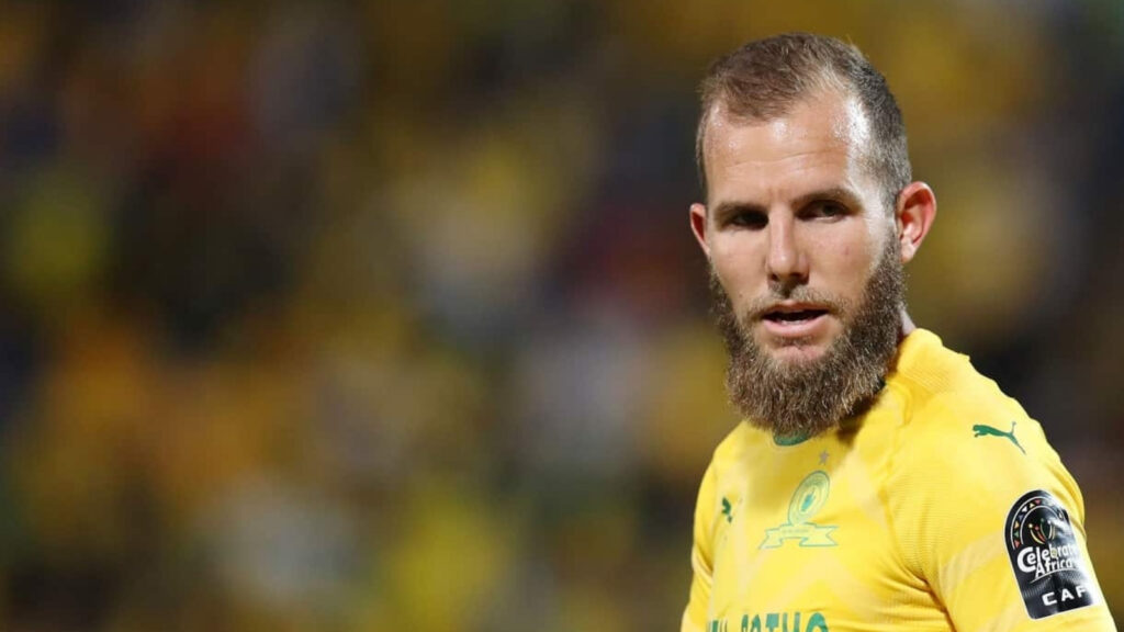 Ngabe i-Sundowns inomgolo, ithenga abadlali noma ingabadingi?