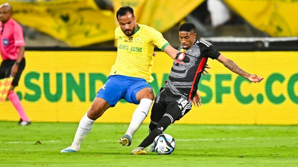 Iyabuya eye-DStv Premiership, iholwa oweDowns neBucs phambili