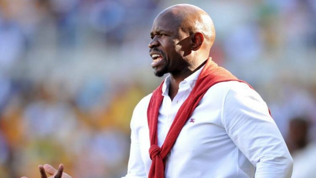 USteve Komphela usazitshiwe namanje kwiSwallows