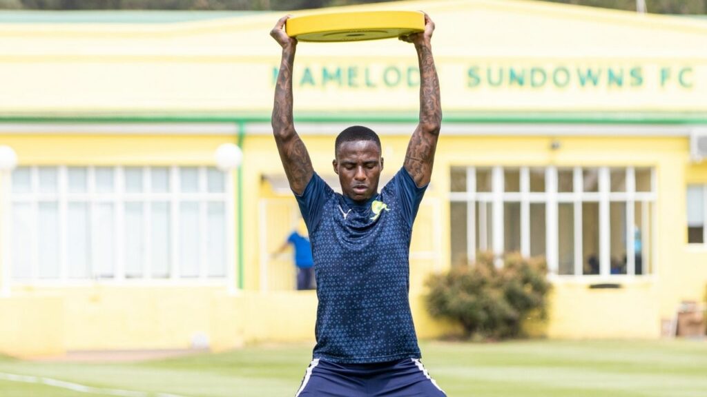 U-Lorch uveza okwenza alobizele ukuqala owePirates 