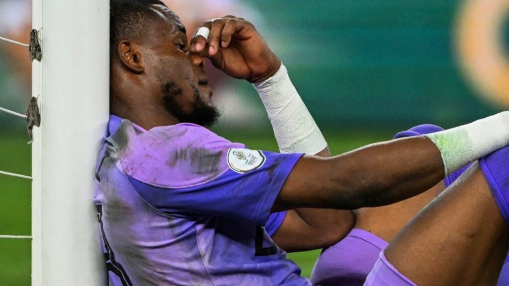 Kuxwayiswa uStanley Nwabali ngokubuyela kuleli