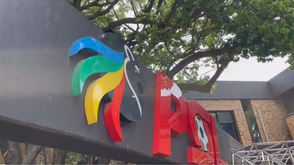 Kuvela  ofuna ukuvala esikaKhoza kwi-PSL