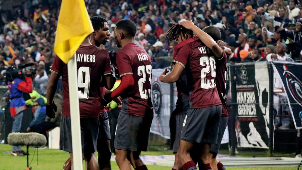 IBucs neStellies badlala umalingisana ngokushaywa 