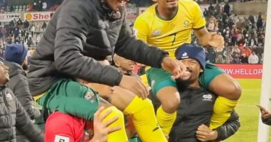 Kubhekwe oweSundowns nowePirates emiklomelweni yePSL