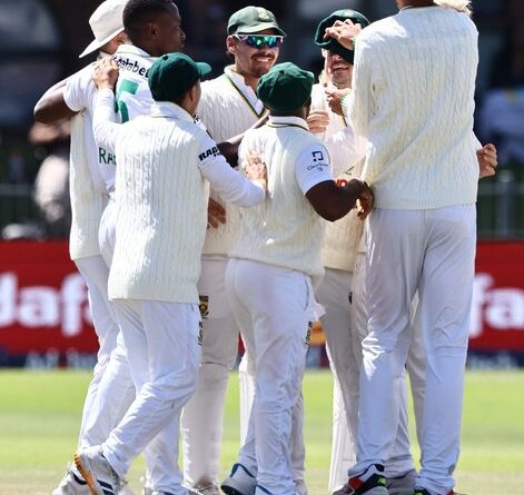 AmaProteas abuyise izinduku ebhaxa i-Australia